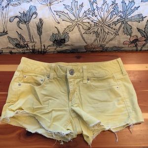 American Eagle yellow corduroy shorts 6 stretch